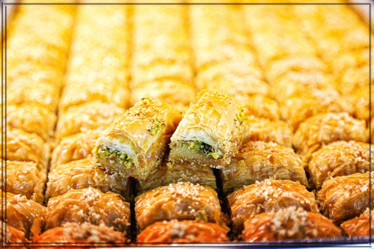Rüyada Baklava Yemek