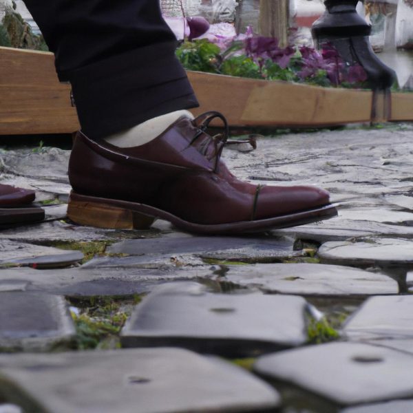 Ruyada Baskasinin Ayakkabi Giydigini Gormek