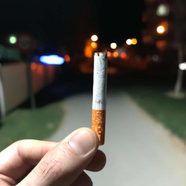 Ruyada Sigara ictigini Gormek