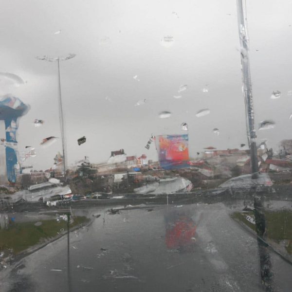 Ruyada Yagmur Altinda Islanmak